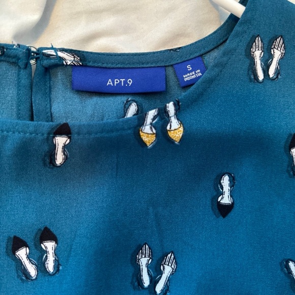 Apt. 9 Top - Picture 2 of 4